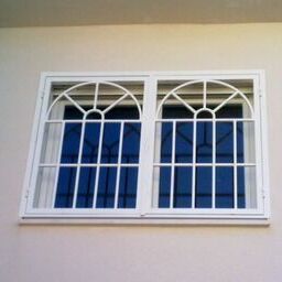 Ventanas con rejas